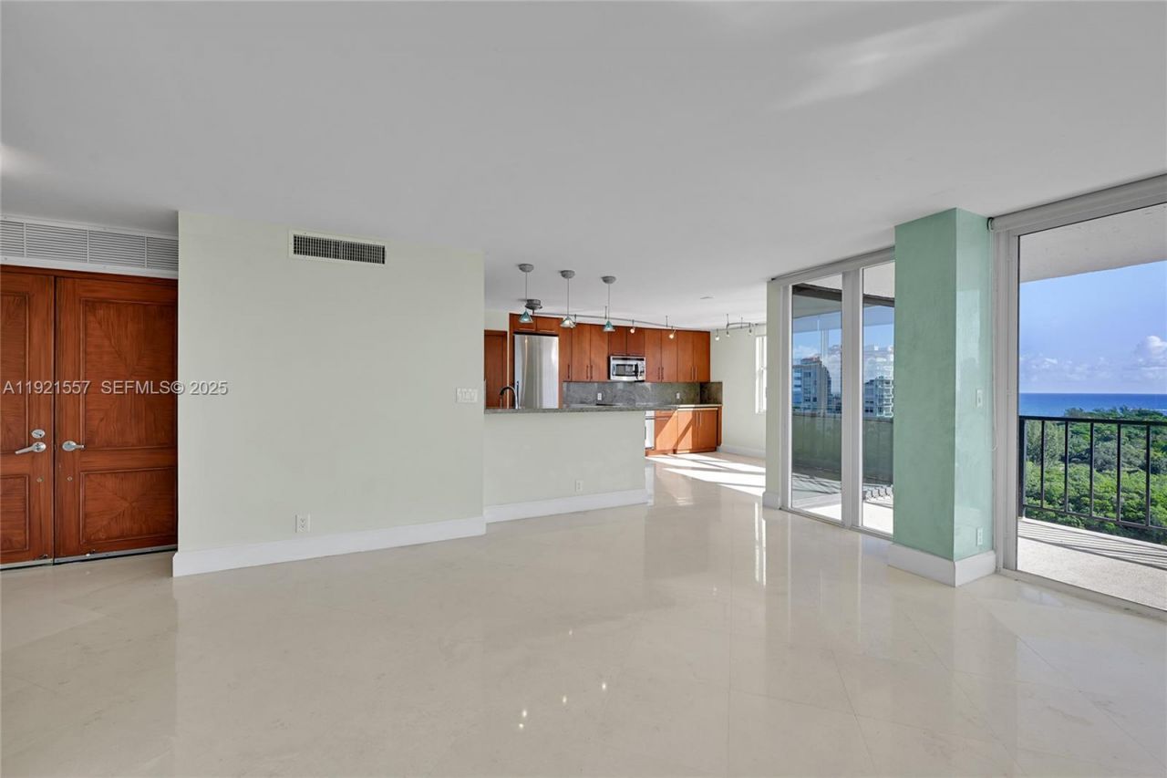 936 Intracoastal Dr, Unit 15H, Fort Lauderdale, FL 33304 Photo