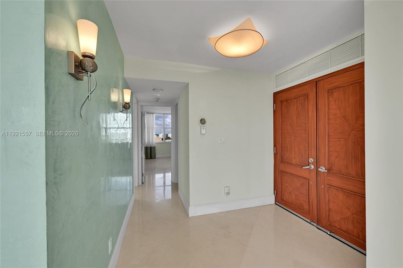 936 Intracoastal Dr, Unit 15H, Fort Lauderdale, FL 33304 Photo