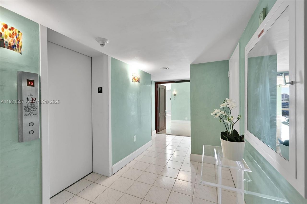 936 Intracoastal Dr, Unit 15H, Fort Lauderdale, FL 33304 Photo