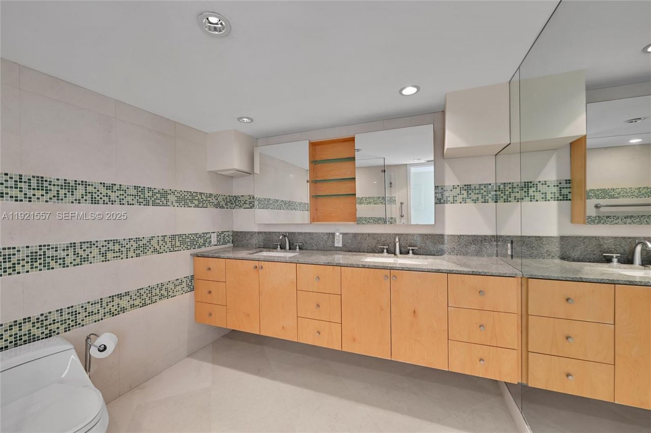 936 Intracoastal Dr, Unit 15H, Fort Lauderdale, FL 33304 Photo