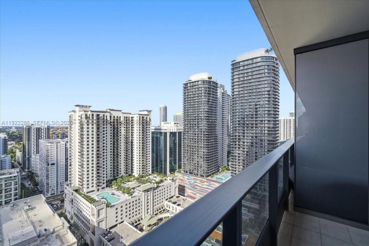 1000 Brickell Plz, Unit 3211, Miami, FL 33131 Photo