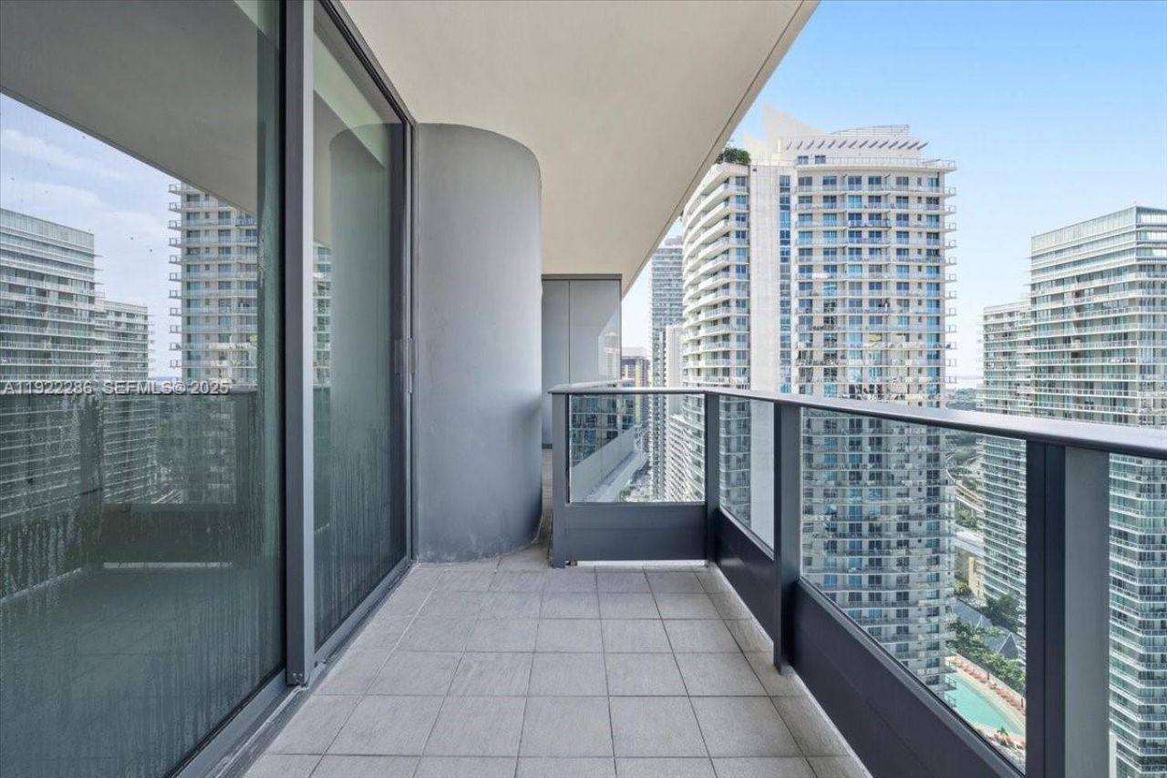 1000 Brickell Plz, Unit 3211, Miami, FL 33131 Photo