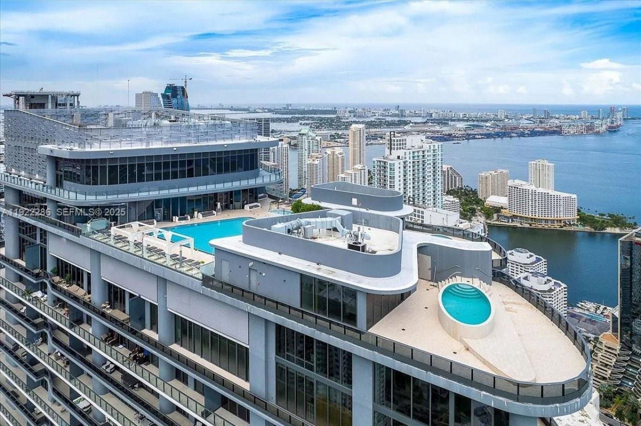 1000 Brickell Plz, Unit 3211, Miami, FL 33131 Photo