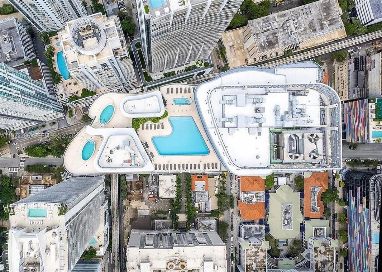 1000 Brickell Plz, Unit 3211, Miami, FL 33131 Photo