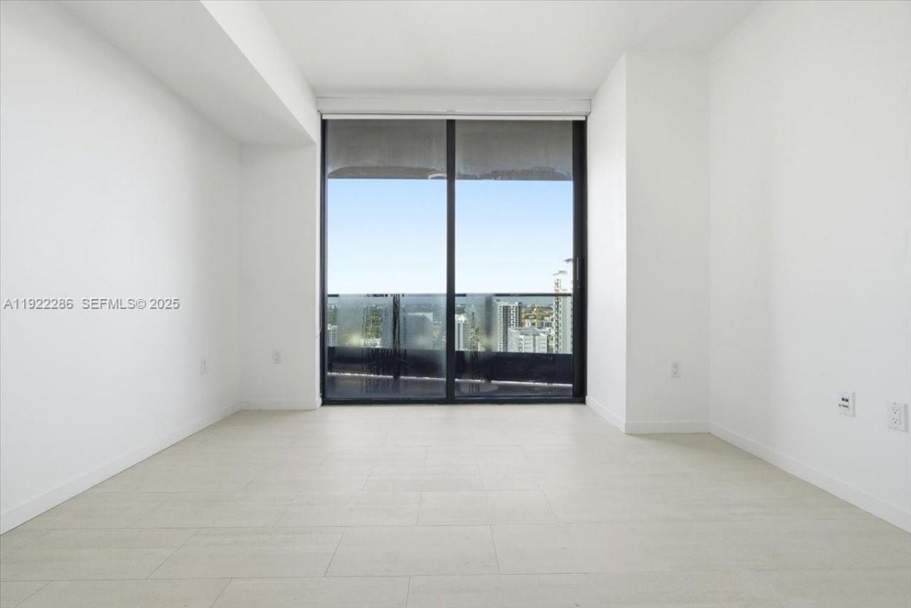 1000 Brickell Plz, Unit 3211, Miami, FL 33131 Photo