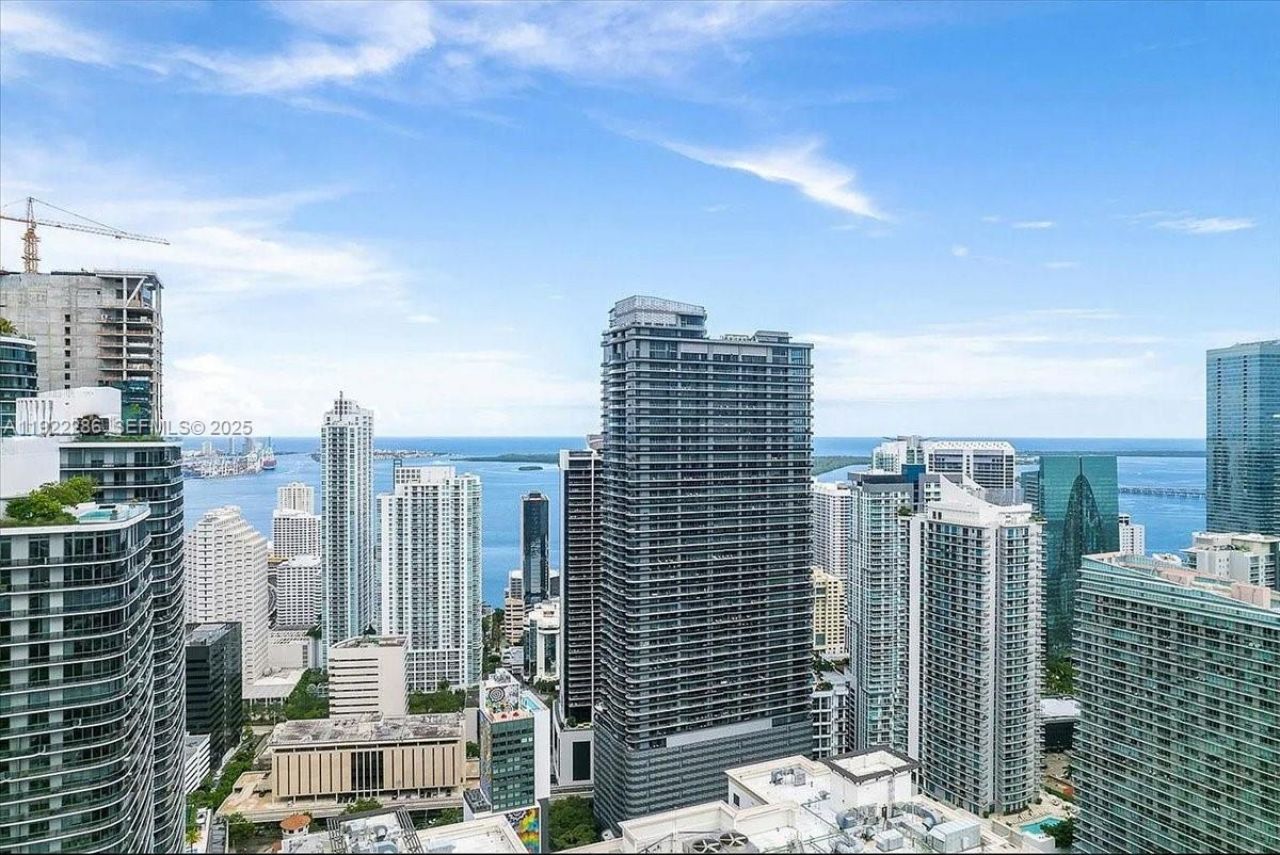 1000 Brickell Plz, Unit 3211, Miami, FL 33131 Photo