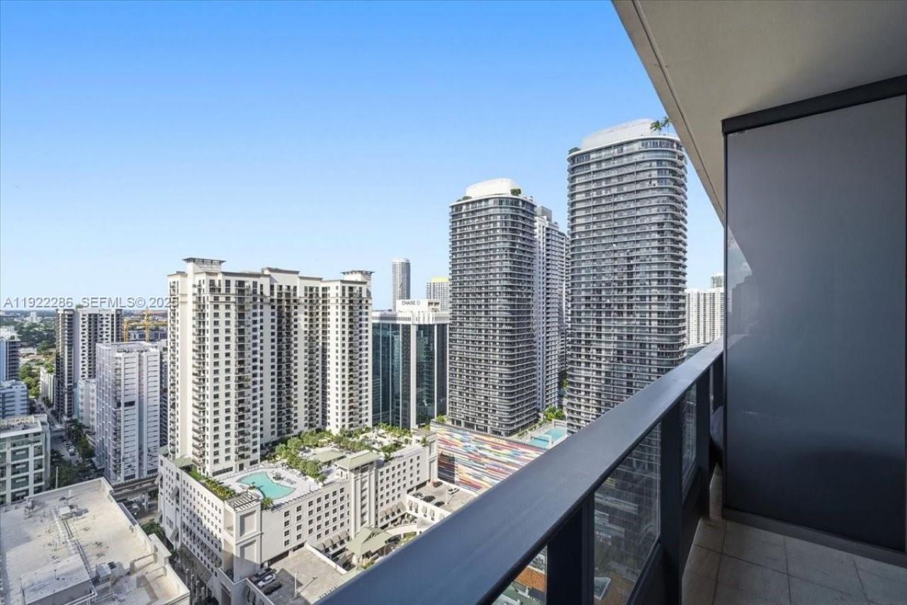 1000 Brickell Plz, Unit 3211, Miami, FL 33131 Photo