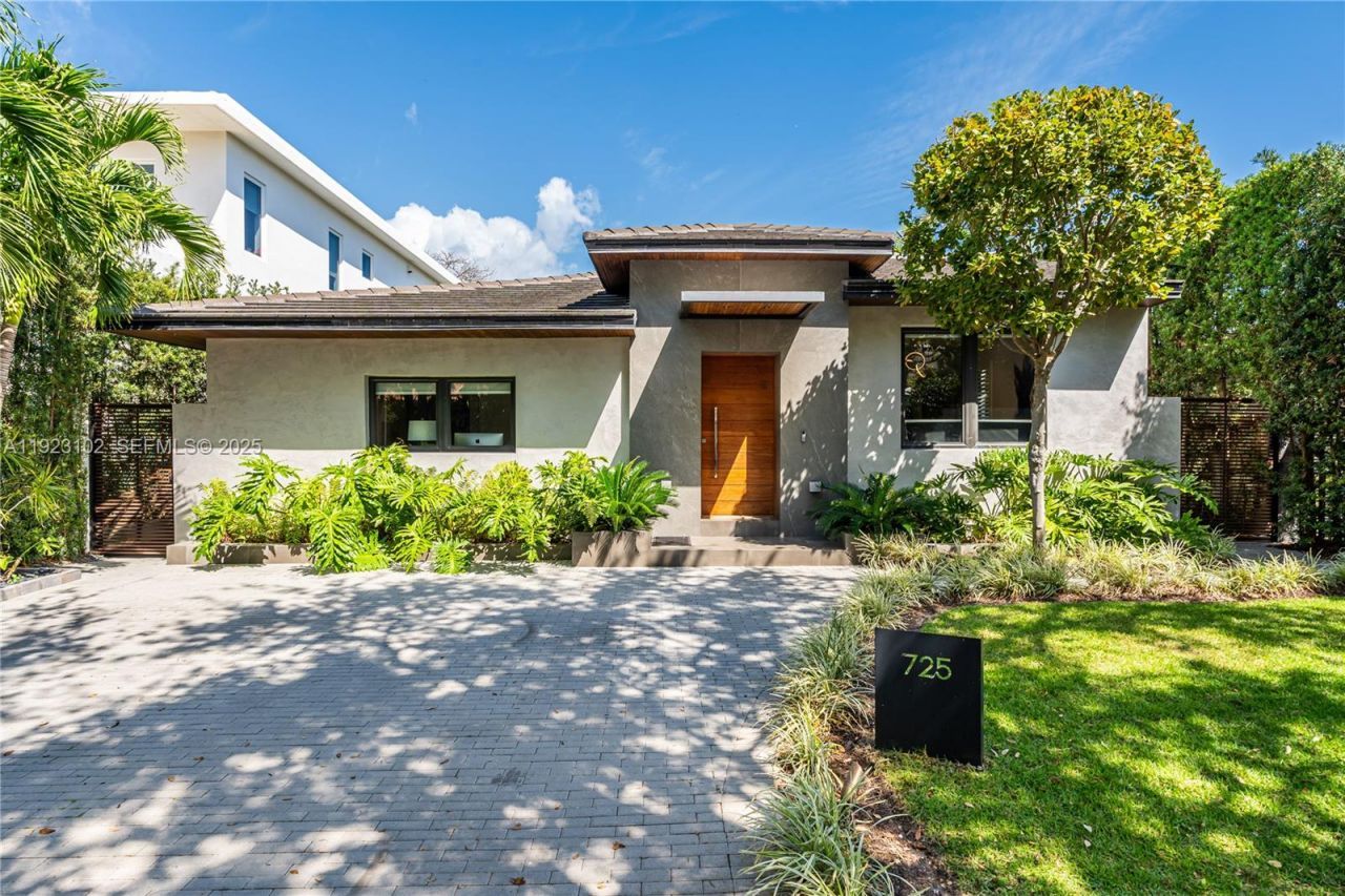 725 W 49th St, Miami Beach, FL 33140 Photo