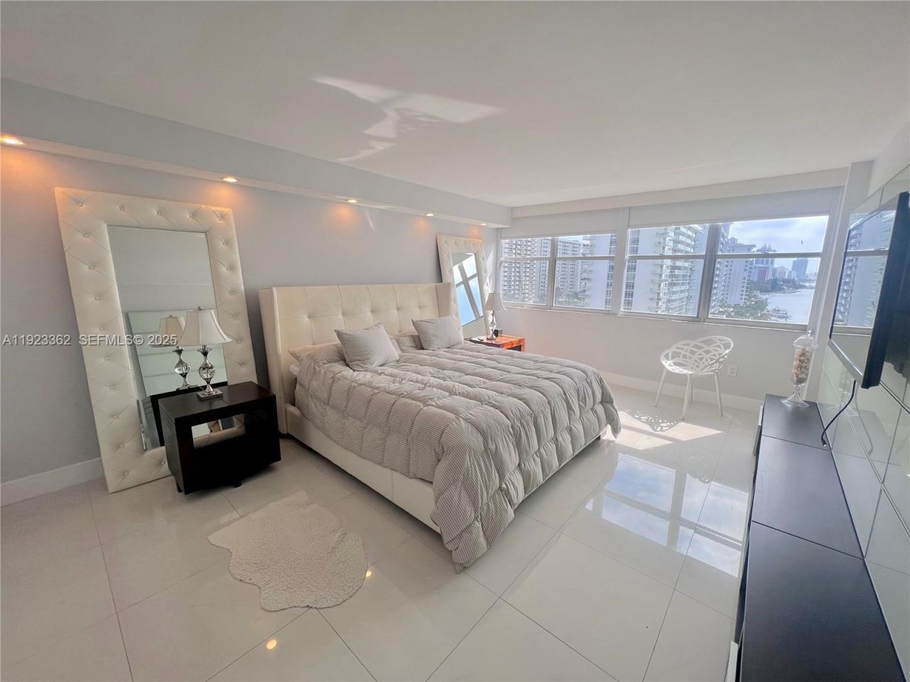 5838 Collins Ave, Unit 8B, Miami Beach, FL 33140 Photo