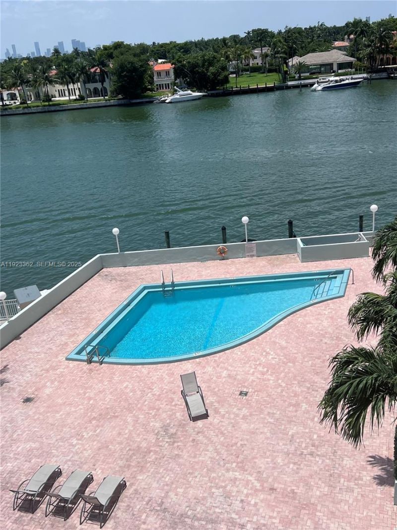 5838 Collins Ave, Unit 8B, Miami Beach, FL 33140 Photo