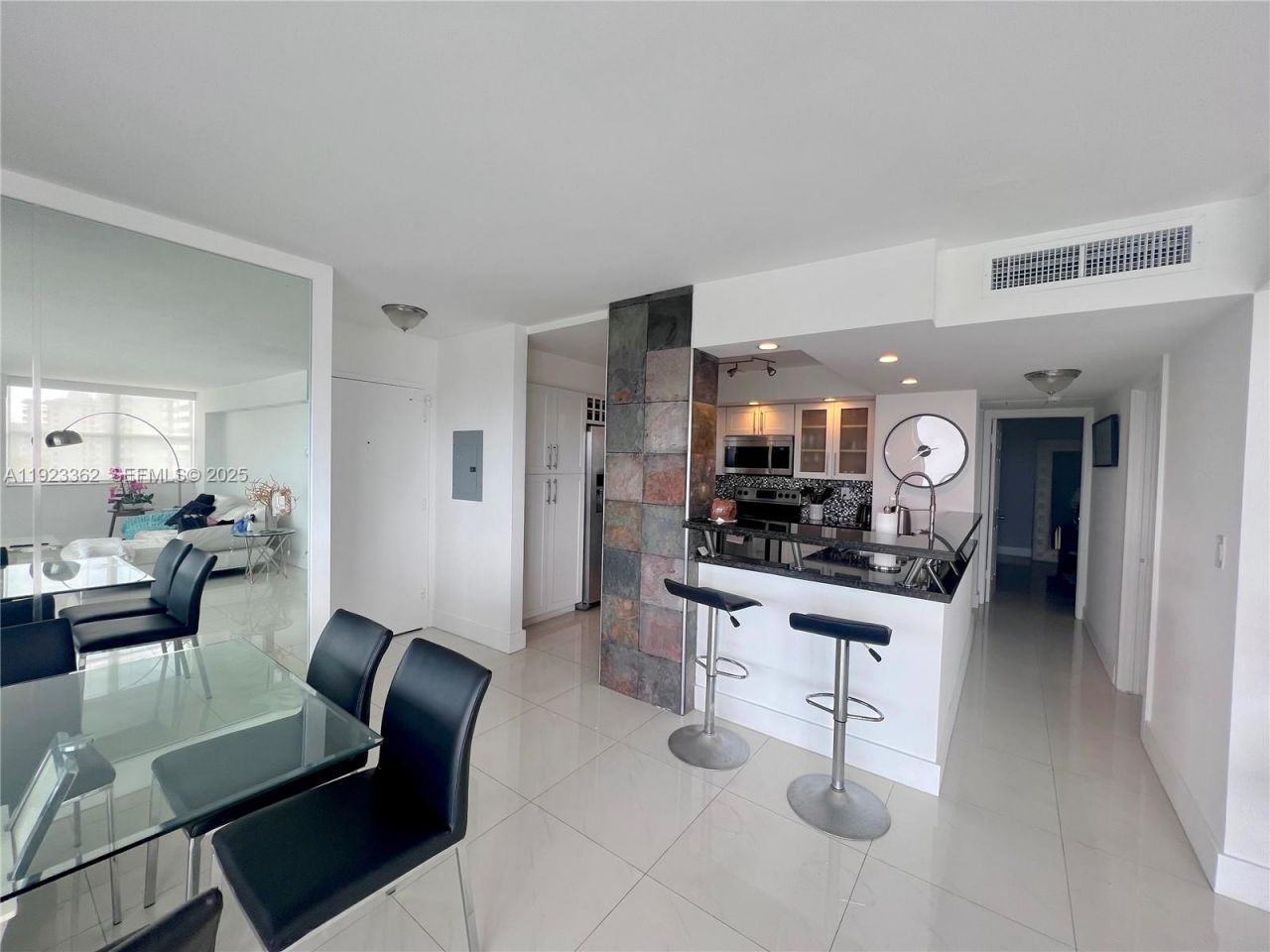5838 Collins Ave, Unit 8B, Miami Beach, FL 33140 Photo