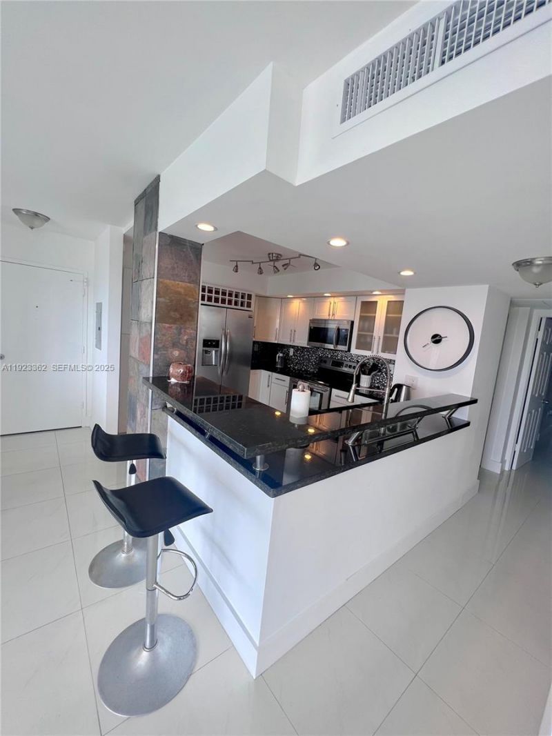 5838 Collins Ave, Unit 8B, Miami Beach, FL 33140 Photo