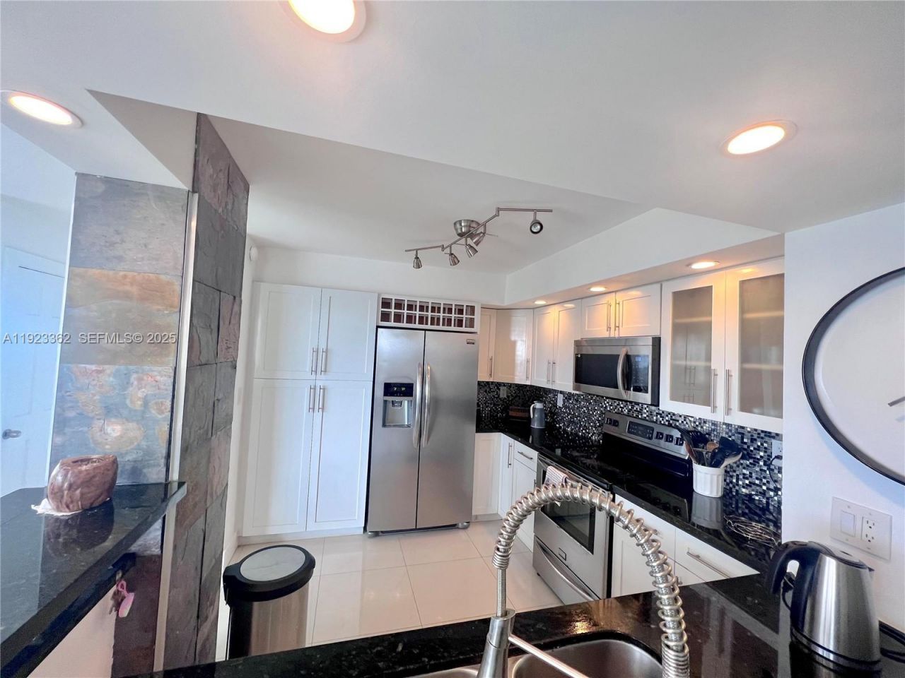 5838 Collins Ave, Unit 8B, Miami Beach, FL 33140 Photo