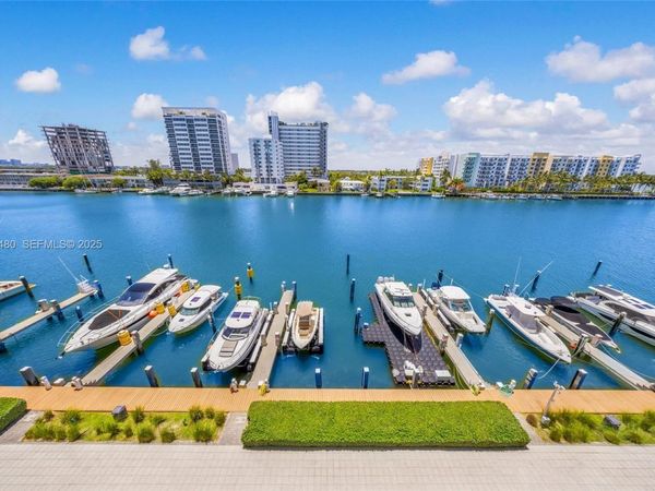 7930 East Dr, Unit 506, North Bay Village, FL 33141