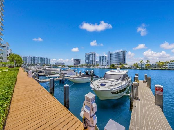 7930 East Dr, Unit 506, North Bay Village, FL 33141