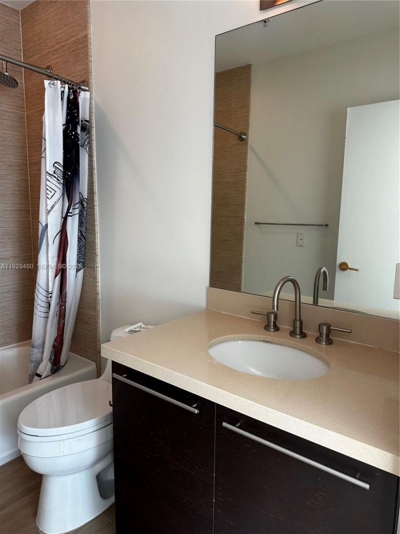 7930 East Dr, Unit 506, North Bay Village, FL 33141 Photo