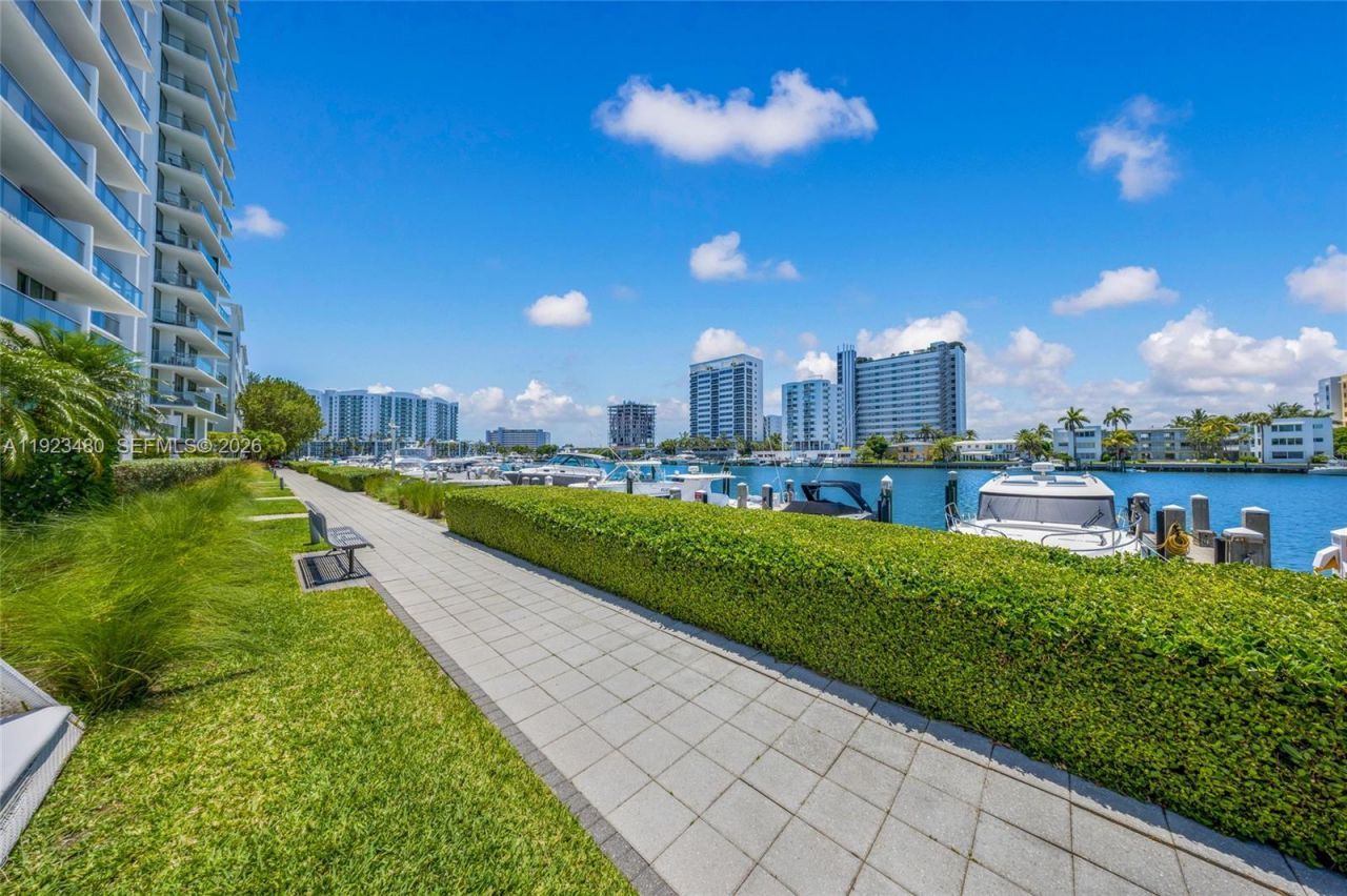 7930 East Dr, Unit 506, North Bay Village, FL 33141 Photo