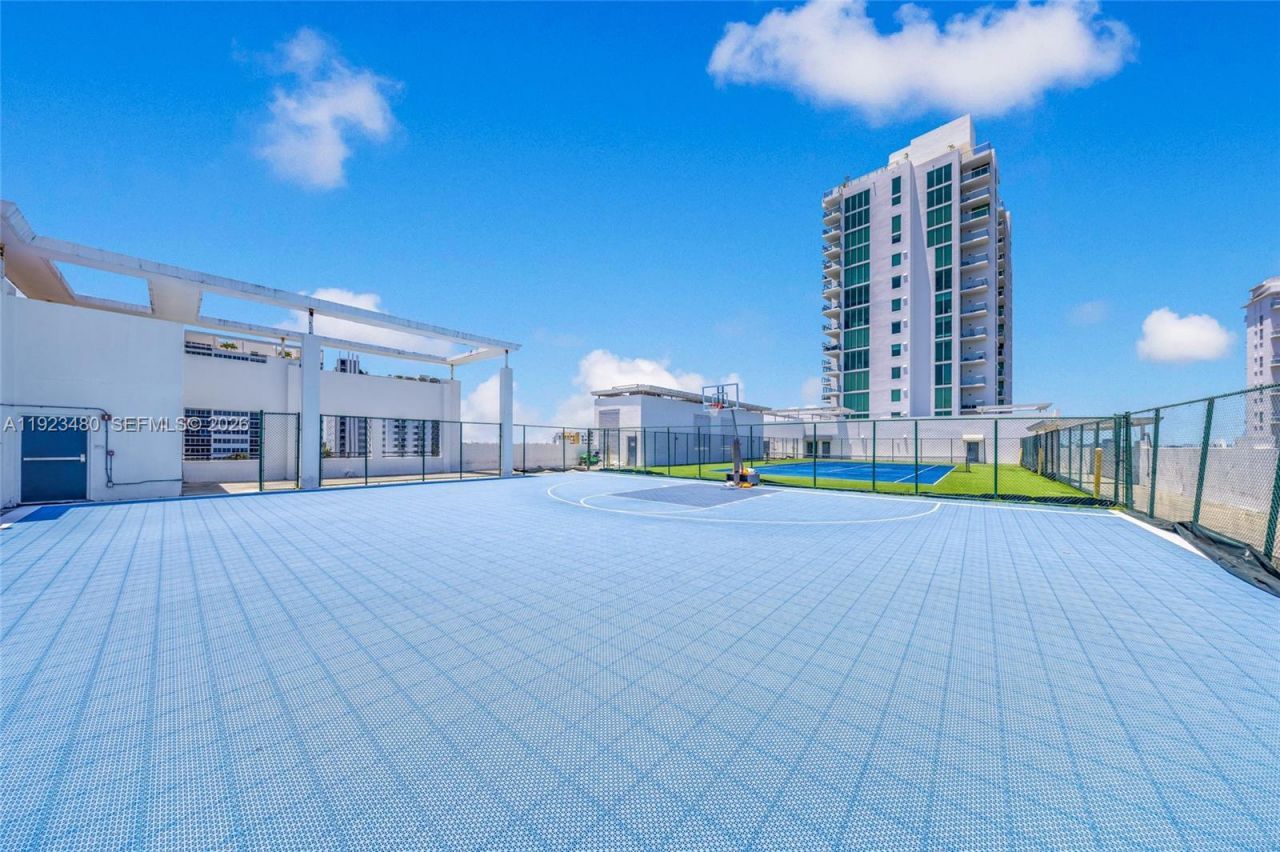 7930 East Dr, Unit 506, North Bay Village, FL 33141 Photo