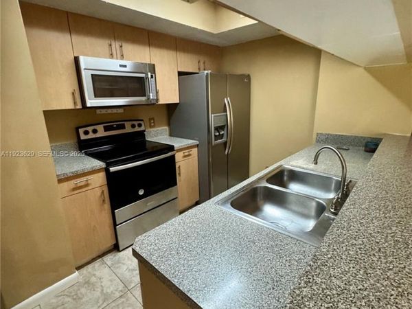 450 S Park Rd, Unit 5-307, Hollywood, FL 33021