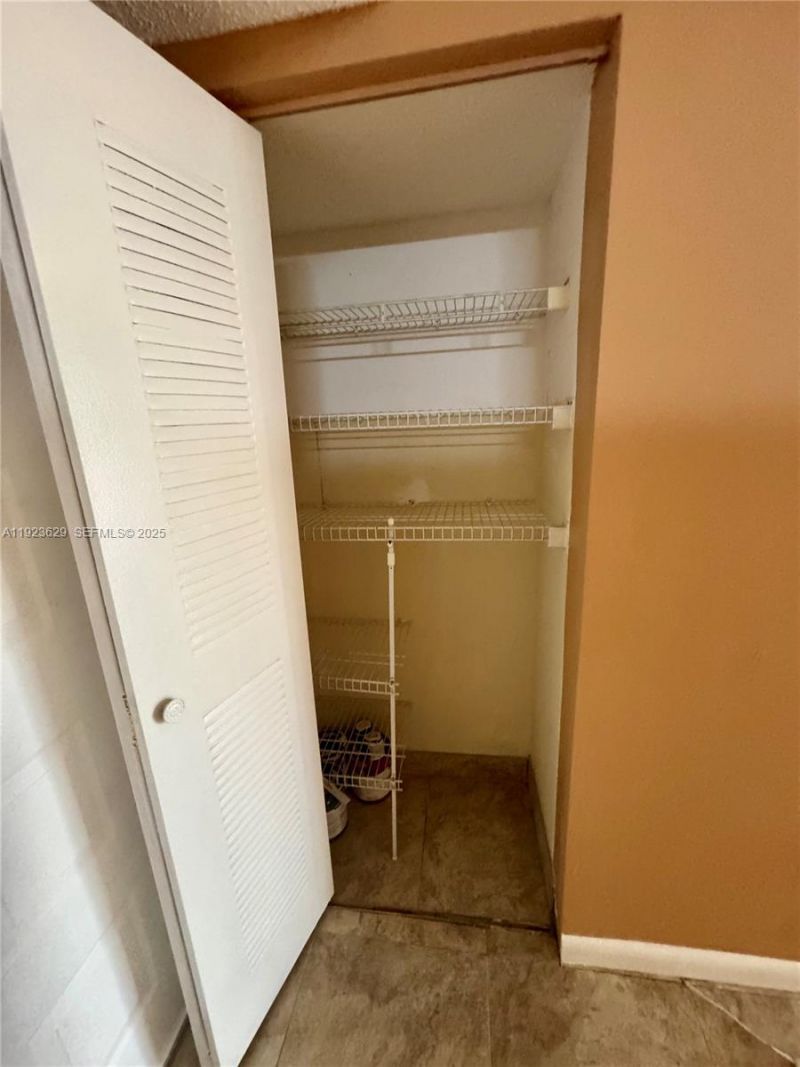 450 S Park Rd, Unit 5-307, Hollywood, FL 33021 Photo