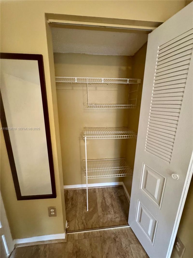 450 S Park Rd, Unit 5-307, Hollywood, FL 33021 Photo