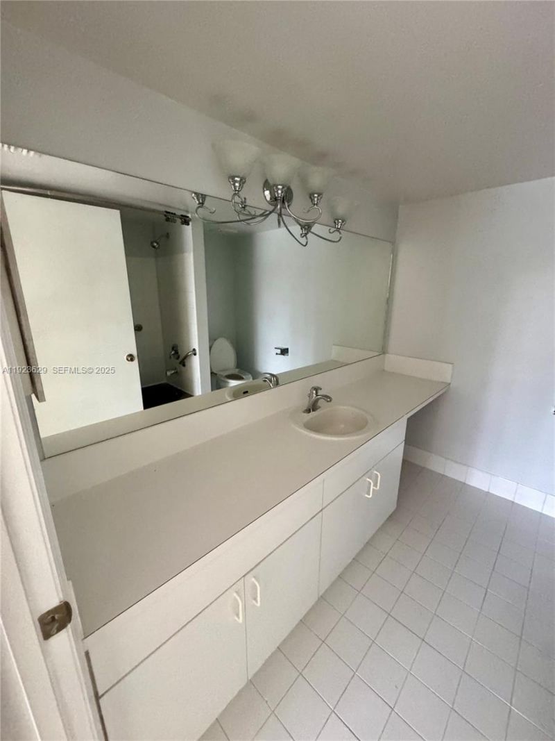 450 S Park Rd, Unit 5-307, Hollywood, FL 33021 Photo