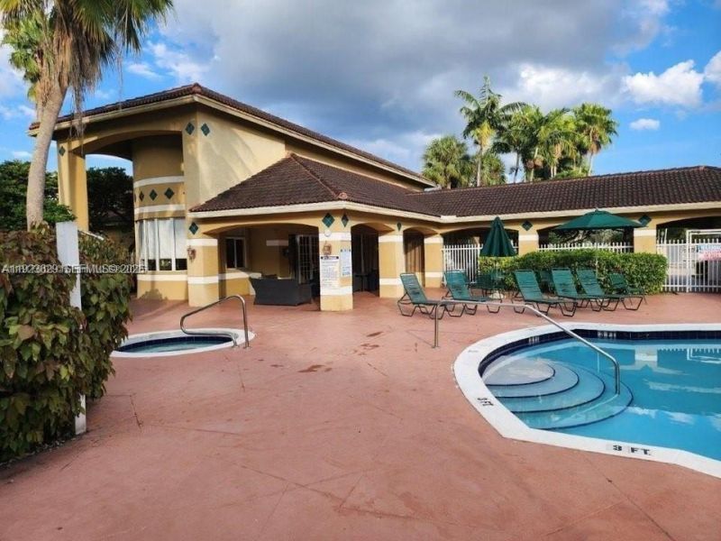 450 S Park Rd, Unit 5-307, Hollywood, FL 33021 Photo