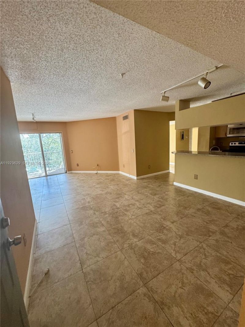 450 S Park Rd, Unit 5-307, Hollywood, FL 33021 Photo