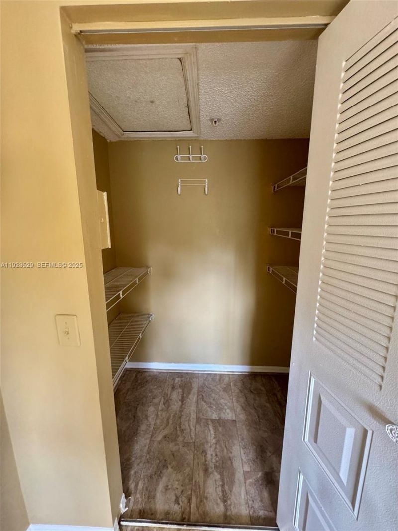 450 S Park Rd, Unit 5-307, Hollywood, FL 33021 Photo