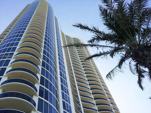 17201 Collins Ave, Unit 1009, Sunny Isles Beach, FL 33160