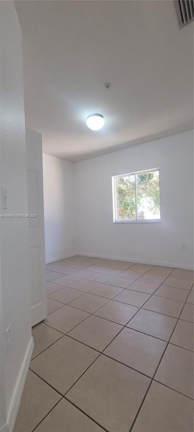50 E 21st St, Unit 203, Hialeah, FL 33010 Photo