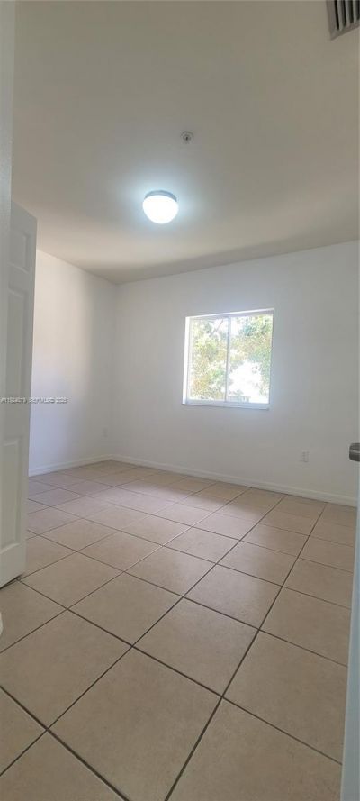 50 E 21st St, Unit 203, Hialeah, FL 33010 Photo