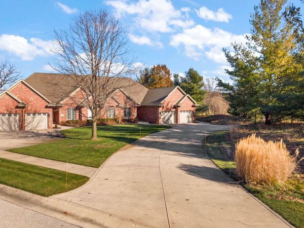 5540 Fountain View Drive, Wheatfield, IN 46392