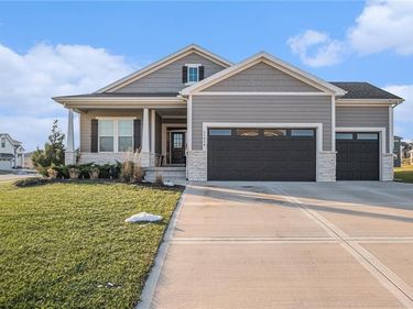 11410 Bluestem Drive, Kearney, MO 64060