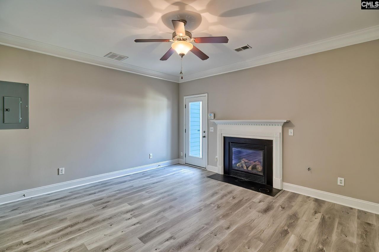 833 Forest Park Road  Photo 12