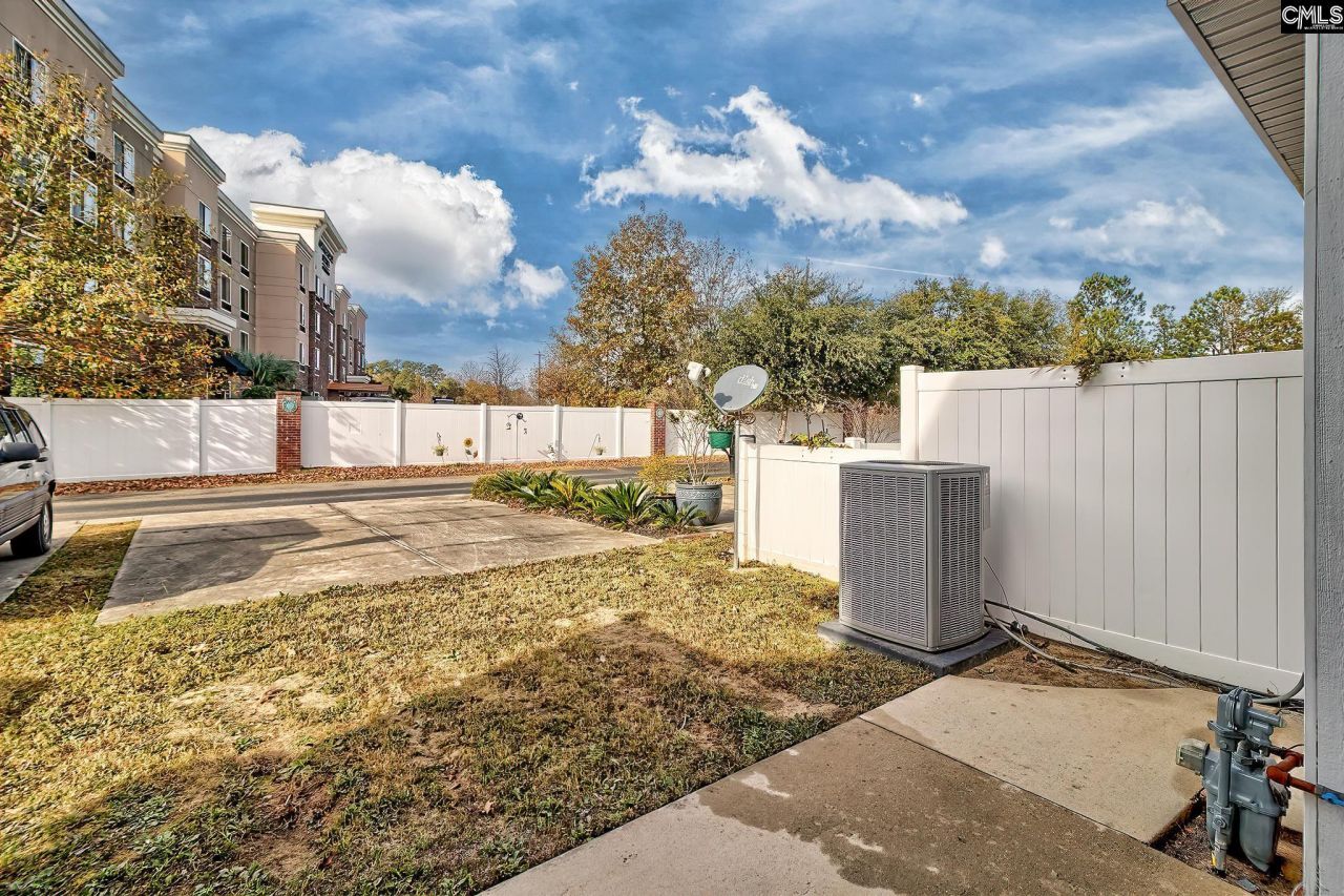 833 Forest Park Road  Photo 23