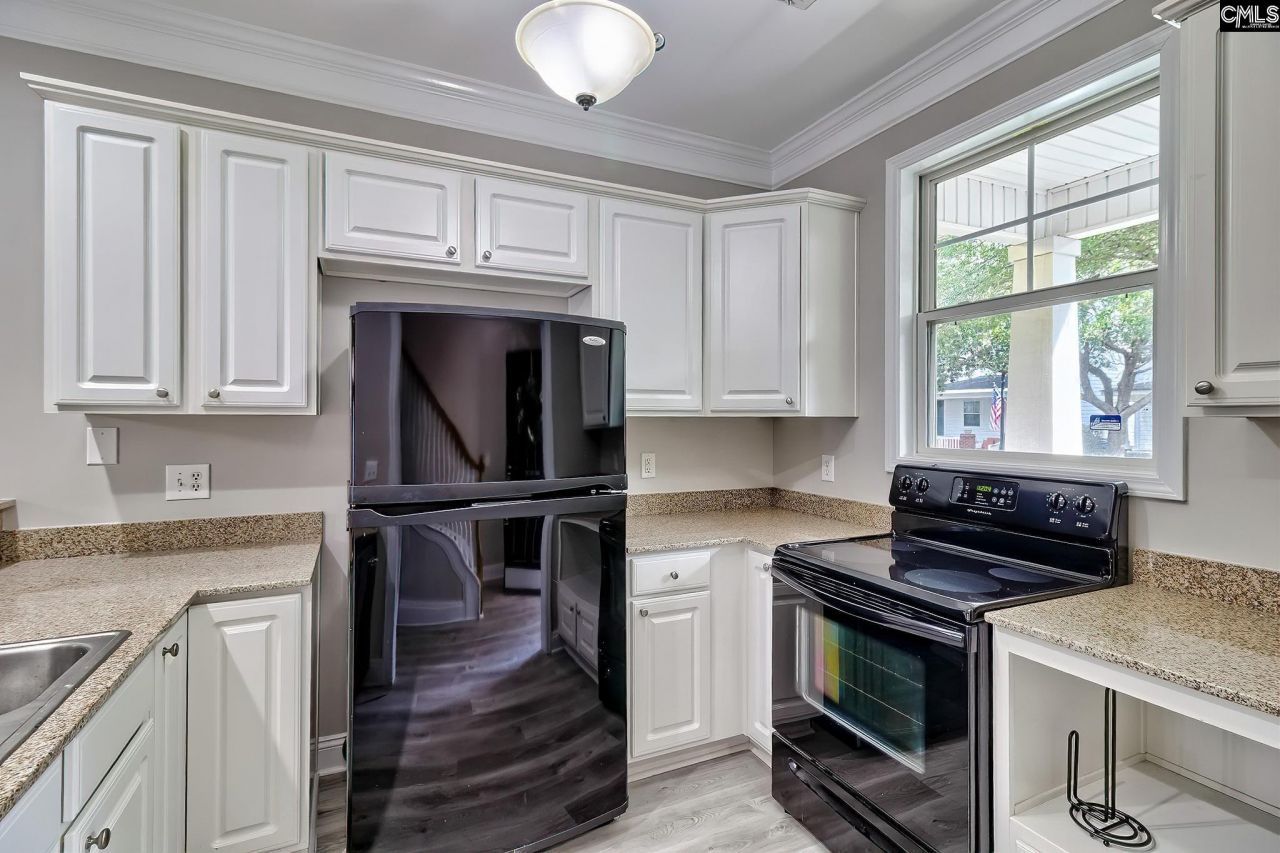 833 Forest Park Road  Photo 7