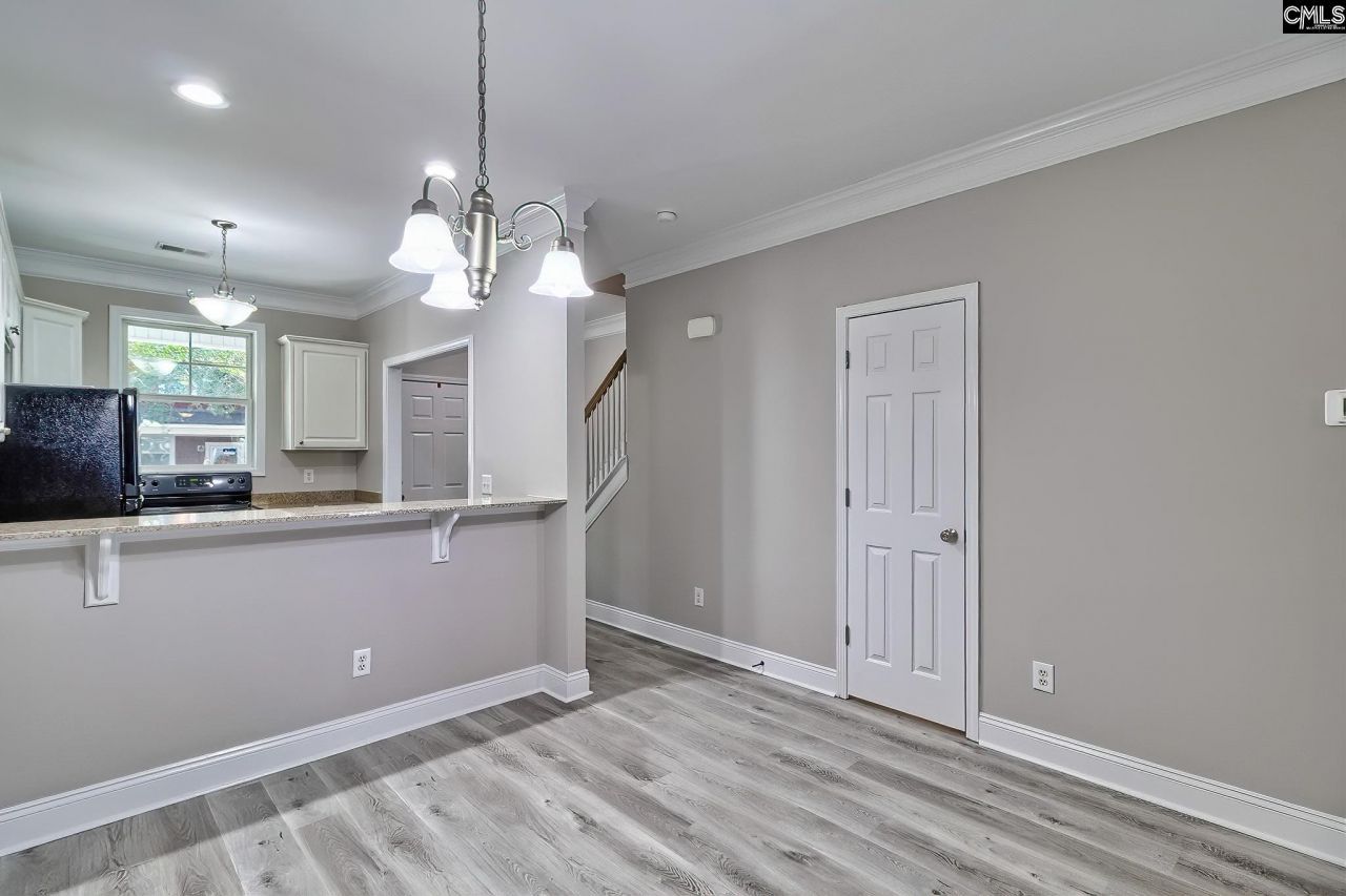 833 Forest Park Road  Photo 9