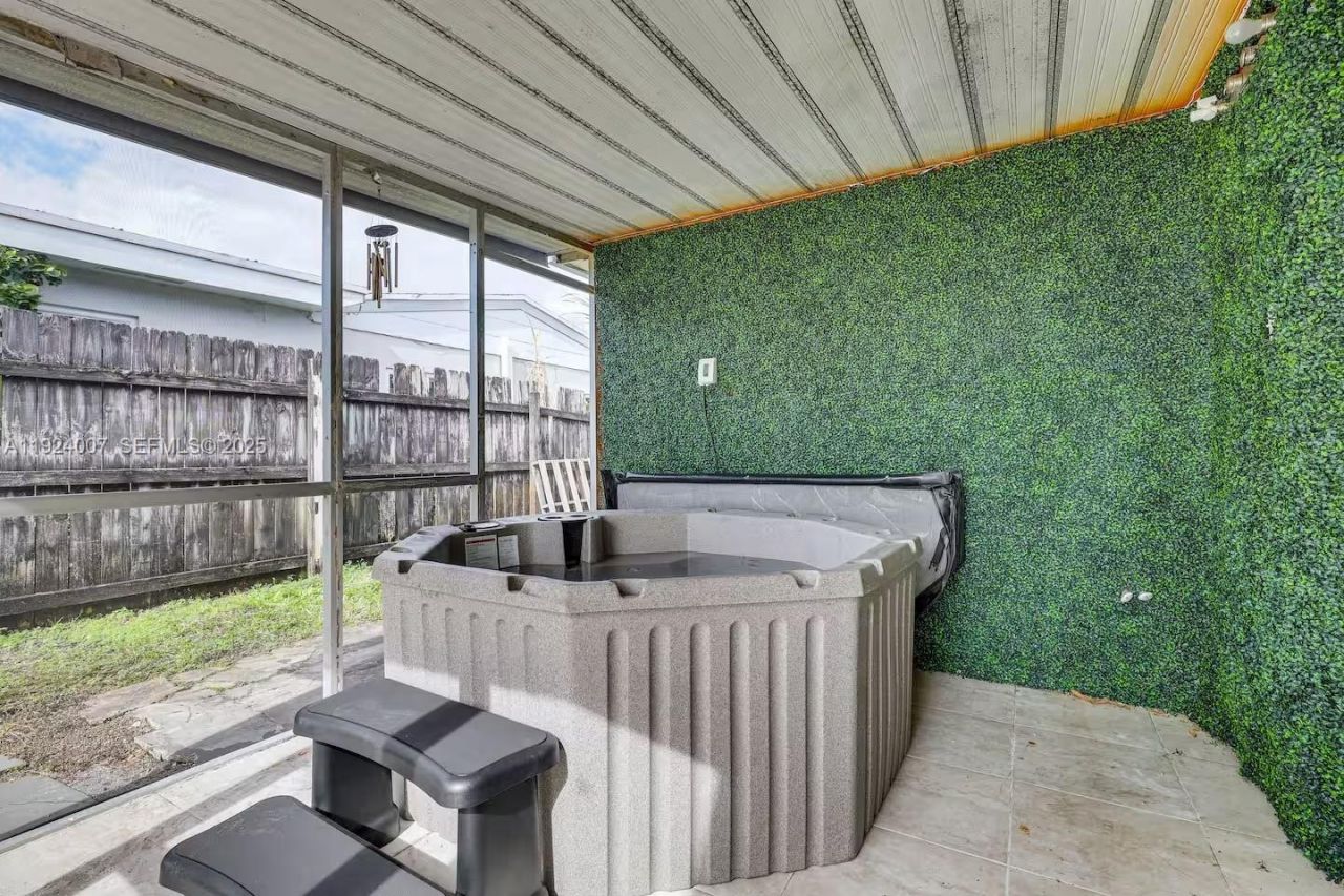 6950 SW 26th St, Miramar, FL 33023 Photo