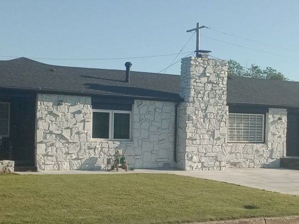 32 E 44th Place North , Tulsa, OK 74106