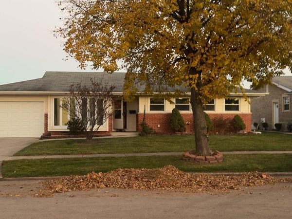 7 WILDWOOD Road, Elk Grove Village, IL 60007