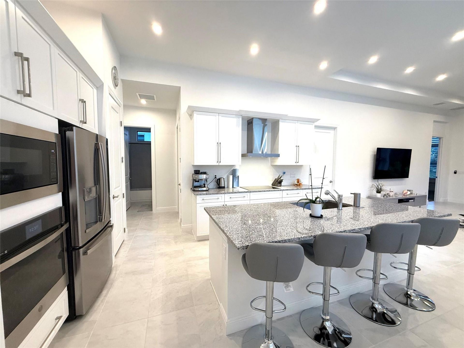 187 SE Via Sangro, Port Saint Lucie, FL 34952 Photo