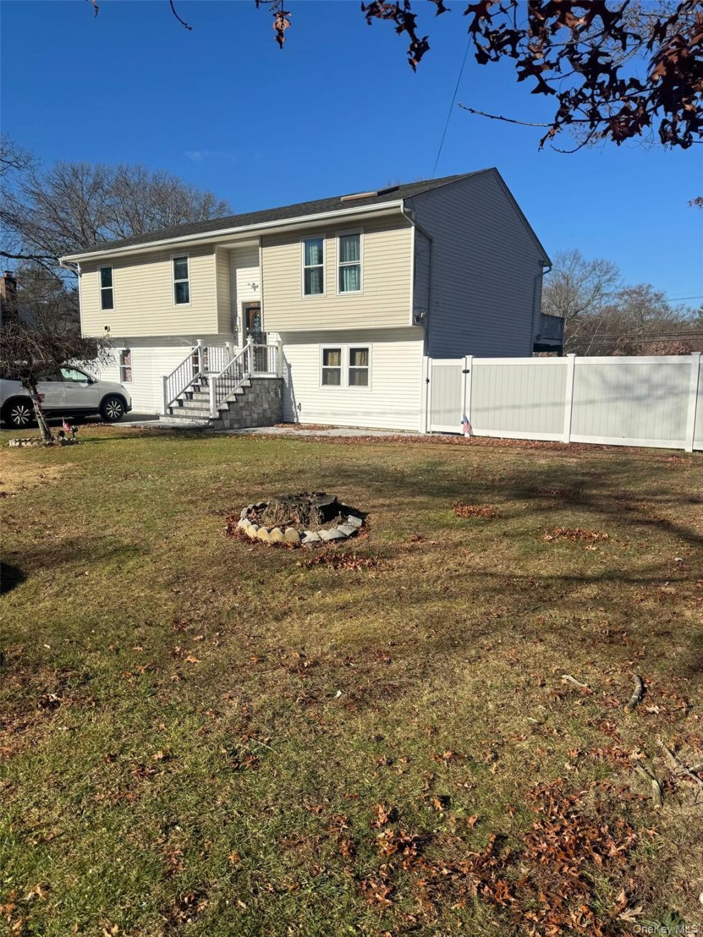 489 Easton Street, Ronkonkoma, NY 11779 Main Photo