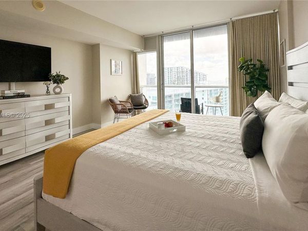 485 Brickell Ave, Unit 4405, Miami, FL 33131