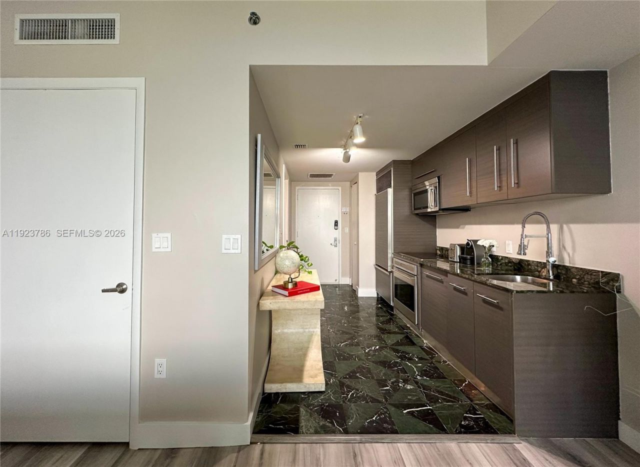 485 Brickell Ave, Unit 4405, Miami, FL 33131 Photo