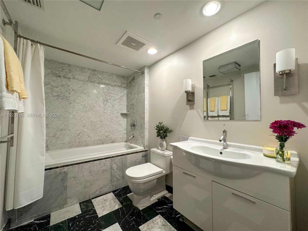 485 Brickell Ave, Unit 4405, Miami, FL 33131 Photo