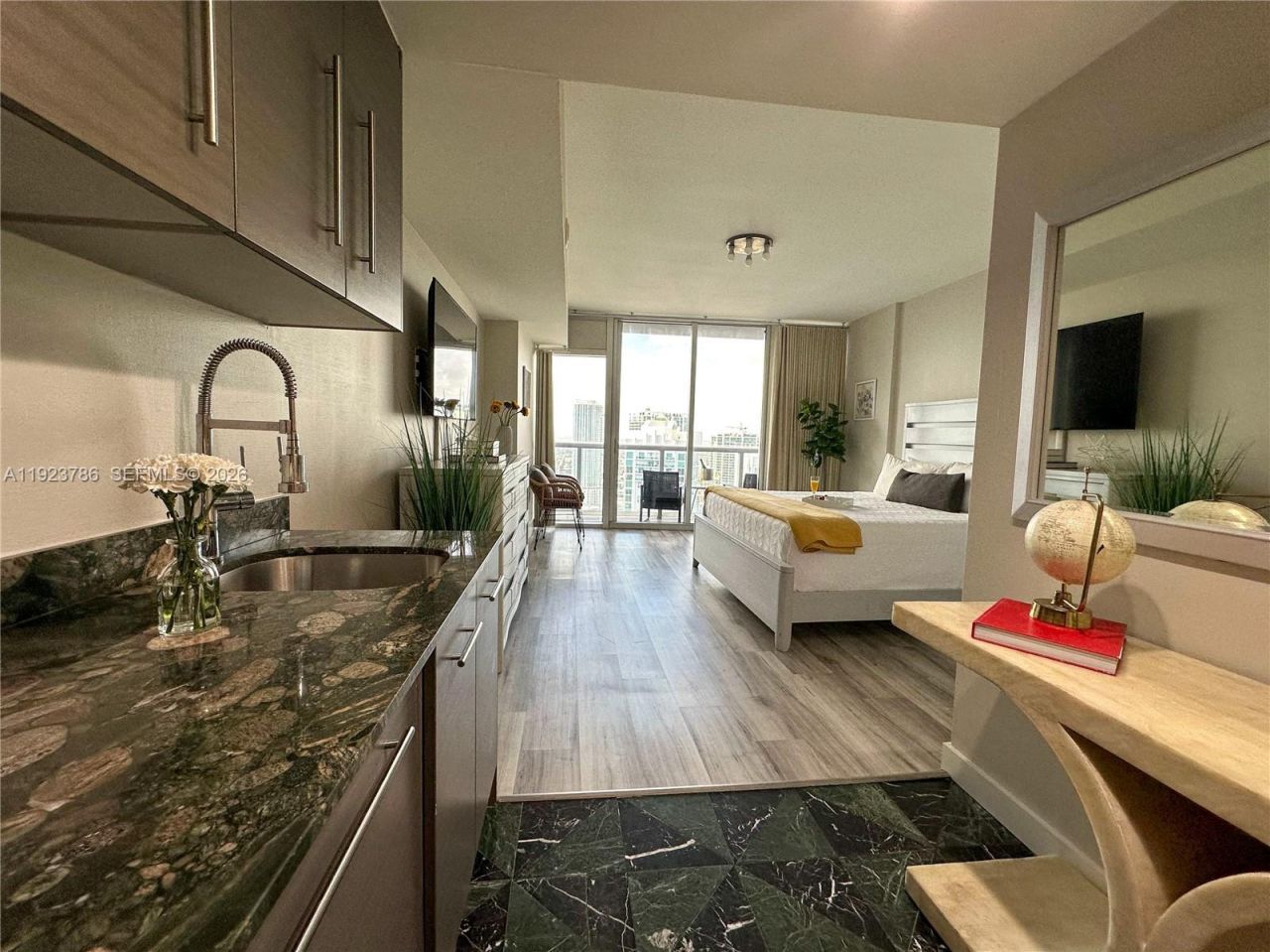 485 Brickell Ave, Unit 4405, Miami, FL 33131 Photo