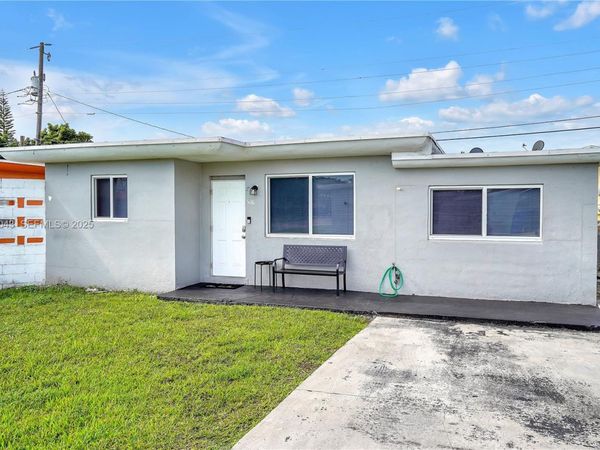 506 N 60th Ter, Hollywood, FL 33024