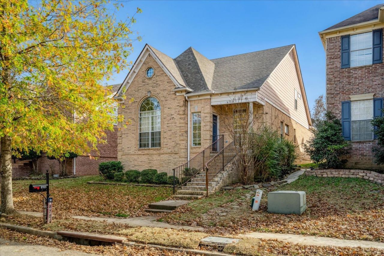 8703 ROGERS PARK AVE Memphis, TN 38016