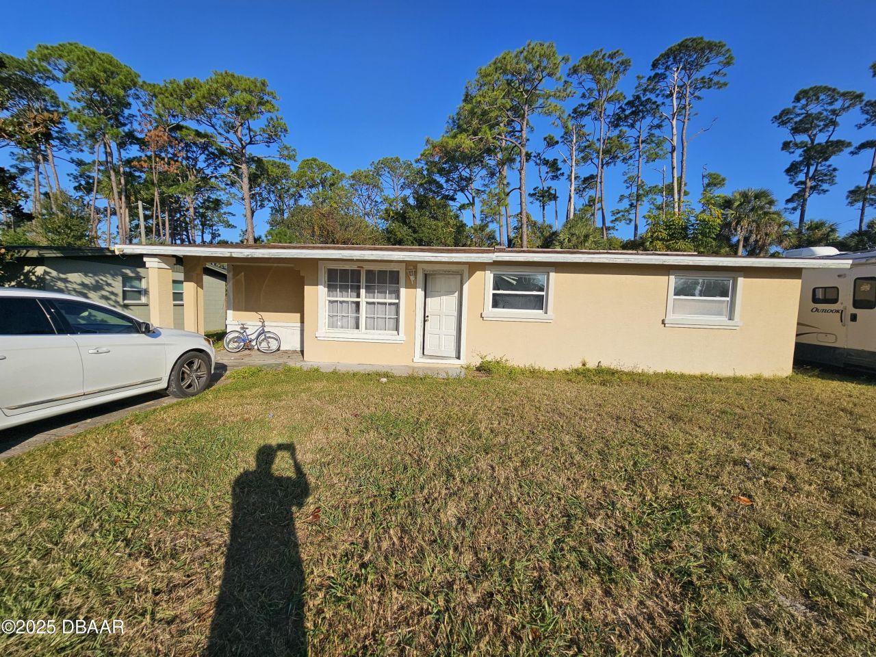 538 Brook Circle, South Daytona, FL 32119 Main Photo